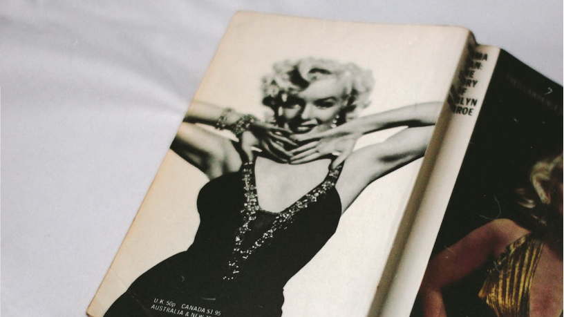 Livro diz que Jacqueline Kennedy recebeu ligação de Marilyn Monroe 4 meses  antes de a atriz morrer