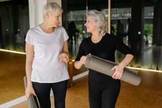 Socialização e novas amizades em ambientes acolhedores, com o apoio do Sindnapi - Sindicato Nacional dos Aposentados, Pensionistas e Idosos, fortalecem vínculos e ampliam o bem-estar na maturidade.